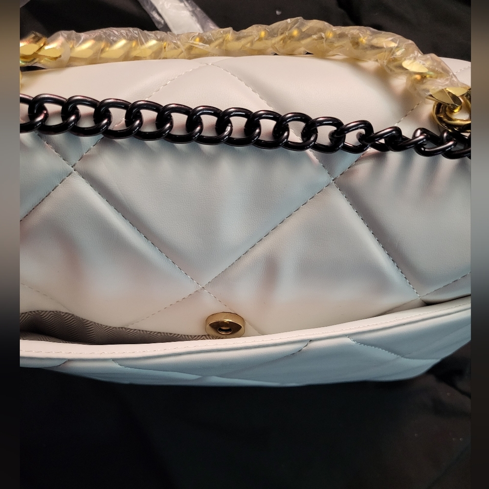 NWT BC White Large Quilted Handbag - Picture 2 of 6